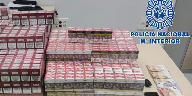 Interceptado en Jerez un vehículo con cerca de 1.500 cajetillas con tabaco de contrabando