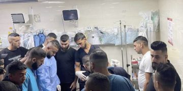 Nuevo ataque terrorista israelí deja un joven palestino muerto y 35 heridos