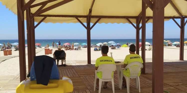 Este jueves comienza la temporada media de playas en Cádiz Capital