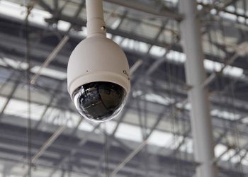 Condenan con 20.00 euros de multa a un restaurante por grabar las conversaciones de sus trabajadores