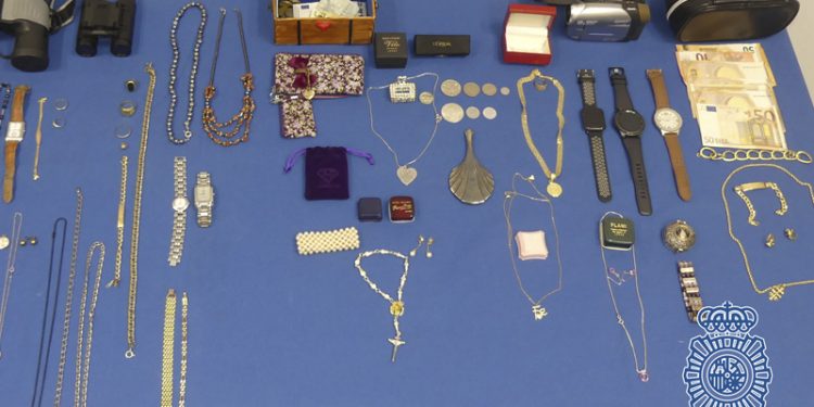 Recuperadas en Jerez joyas por valor de 200.000 euros sustraídas de casa de una señora recientemente fallecida
