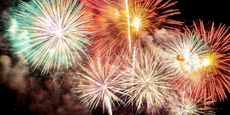 Sustituídos los fuegos artificiales en Castellar por confeti