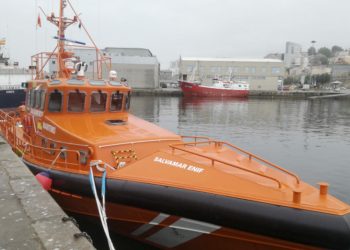 Rescate en Barbate: Cuatro tripulantes de un velero son salvados tras un inusual ataque de orcas
