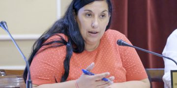 La Concejala de Enseñanza califica de «Parche» la Solución de la Junta de Andalucía para Combatir el Calor en los Centros Escolares