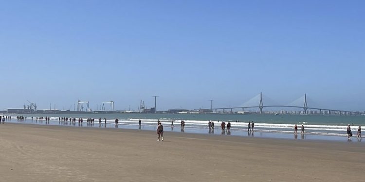 Fallece un hombre de 78 años en la playa de Valdelagrana. Ya van dos este mes